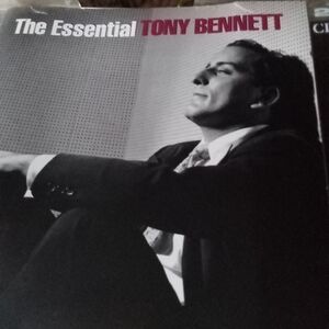 The essential Tony Bennett empty CD case crack on side